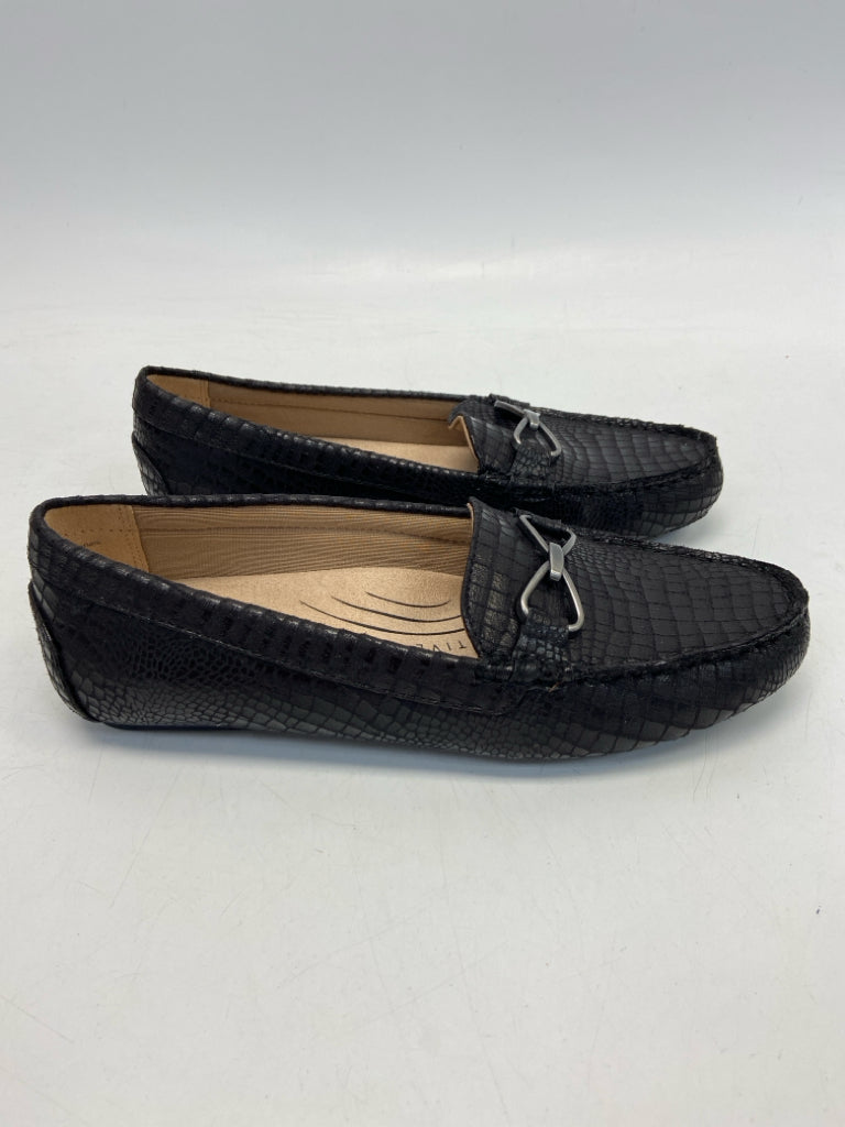 NWOT Life Stride US Shoe Size 9 Black Embossed Flats