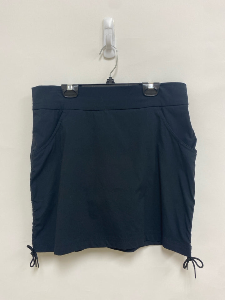 Columbia Size M Black Pull-on Ladies Skort