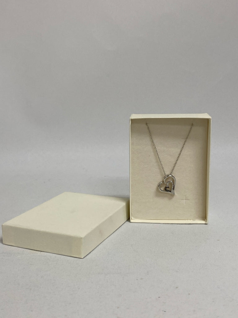 NEW/BOX Silver Gray Hearts Necklace