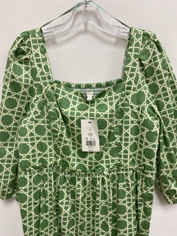 NWT Crown &amp; Ivy Size XL Green White Basketball Ladies Dress
