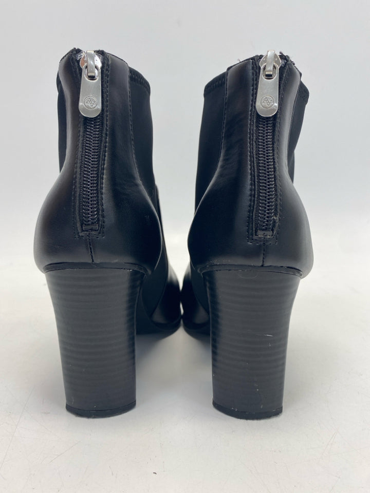 ADRIENNE VITTADINI  Size 10 Black Boots