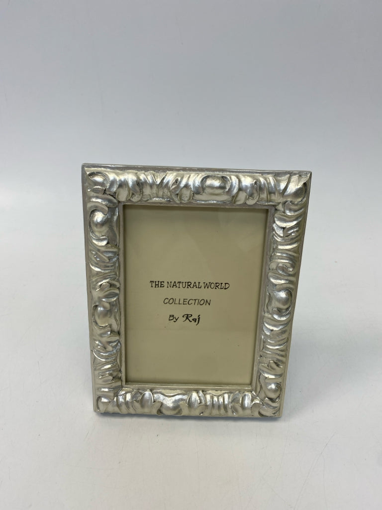 Silver Leaves Frame