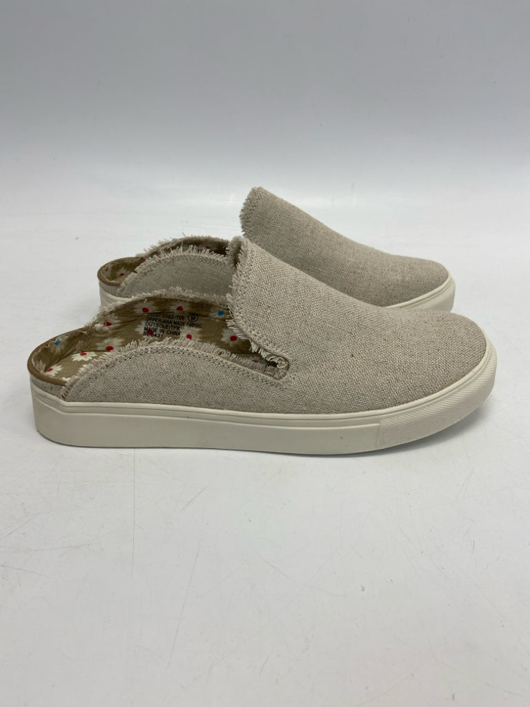 Size 9 Tan Sneakers