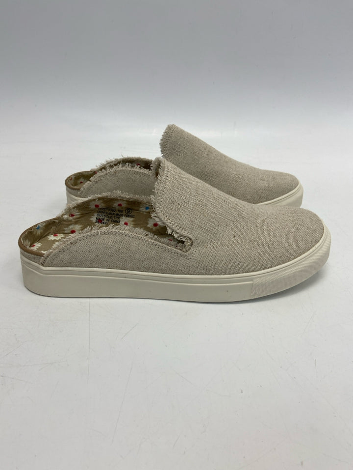 Size 9 Tan Sneakers