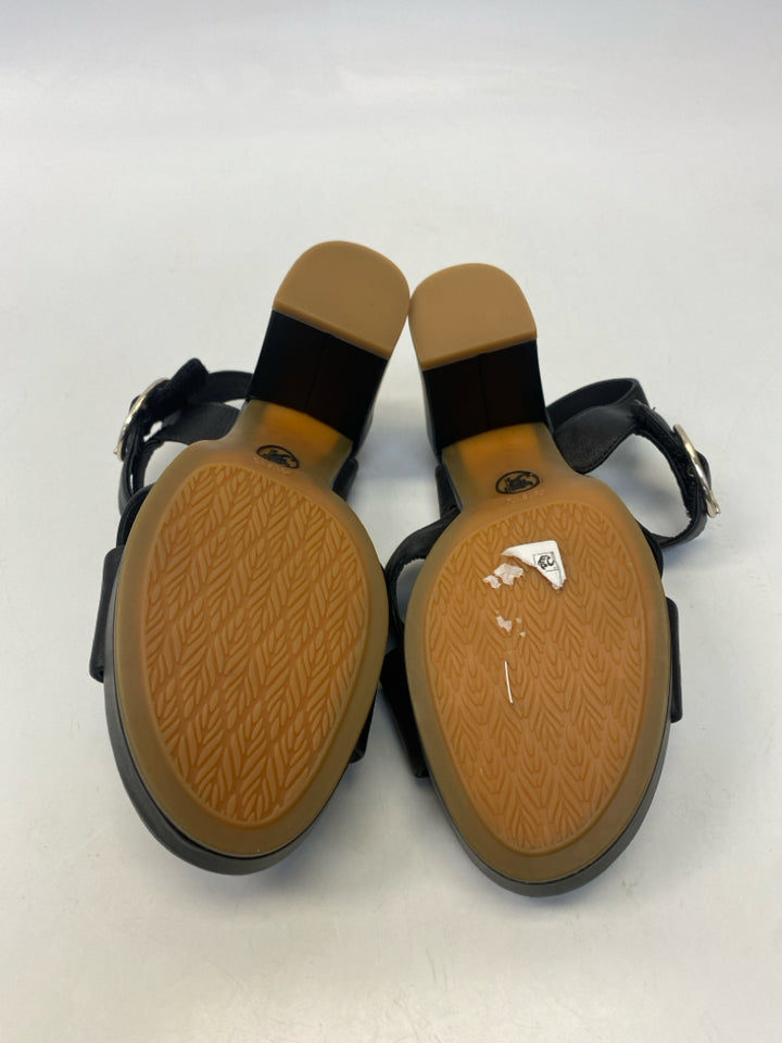 NWOT Sofft  Size 6.5 Black Crisscross Sandals