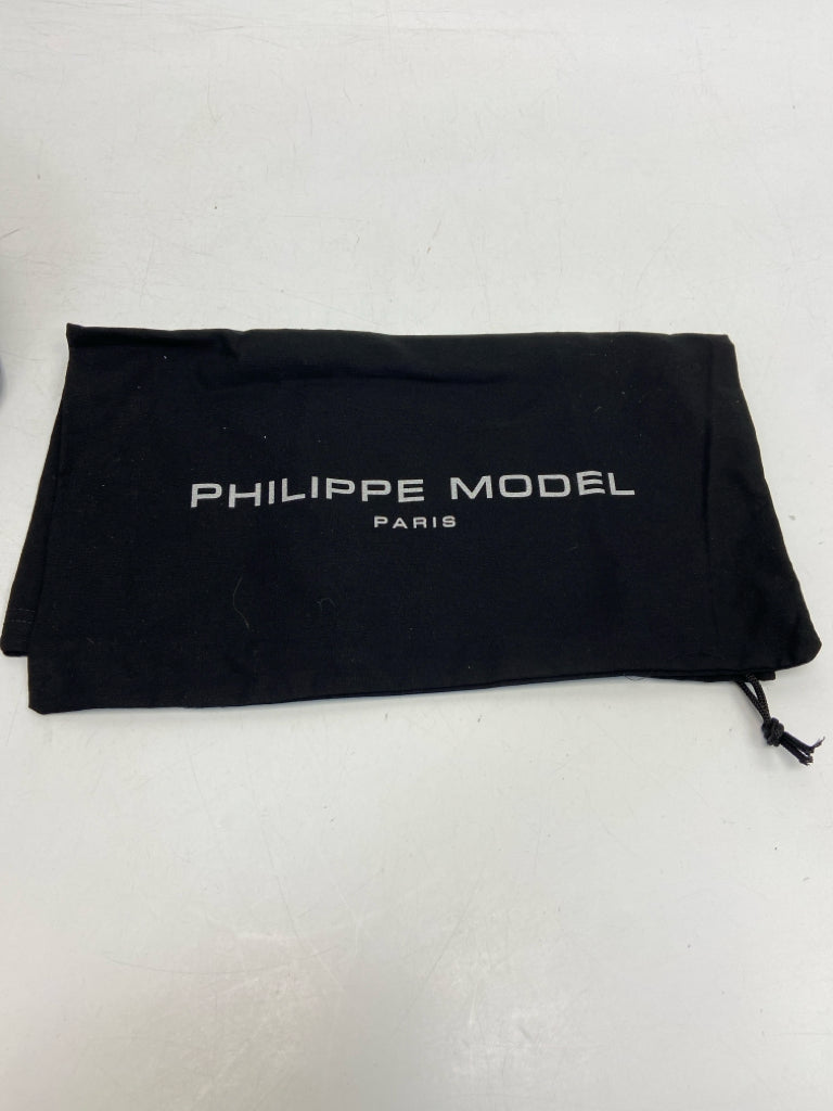 NWT Phillipe Model EU Shoe Size 39 US Shoe Size 8.5 Navy Black Lace-up Sneakers