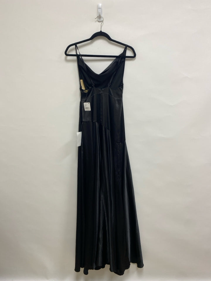 NWT Size S Black Sleeveless Ladies Dress