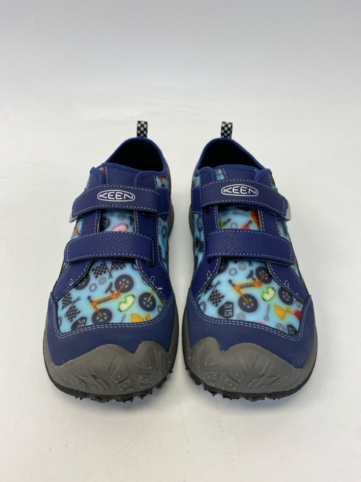 NWOT Keen SIZE 7 Blue Black Bicycles Boy&