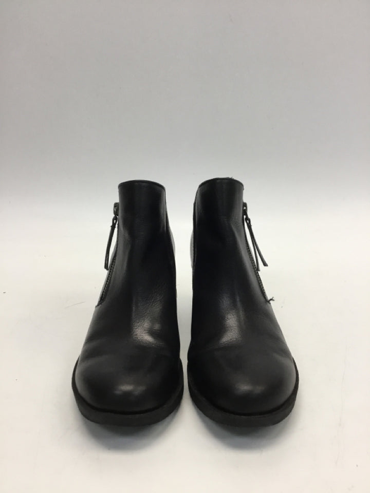 Sofft US Shoe Size 7 Black Side Zipper Leather Boots