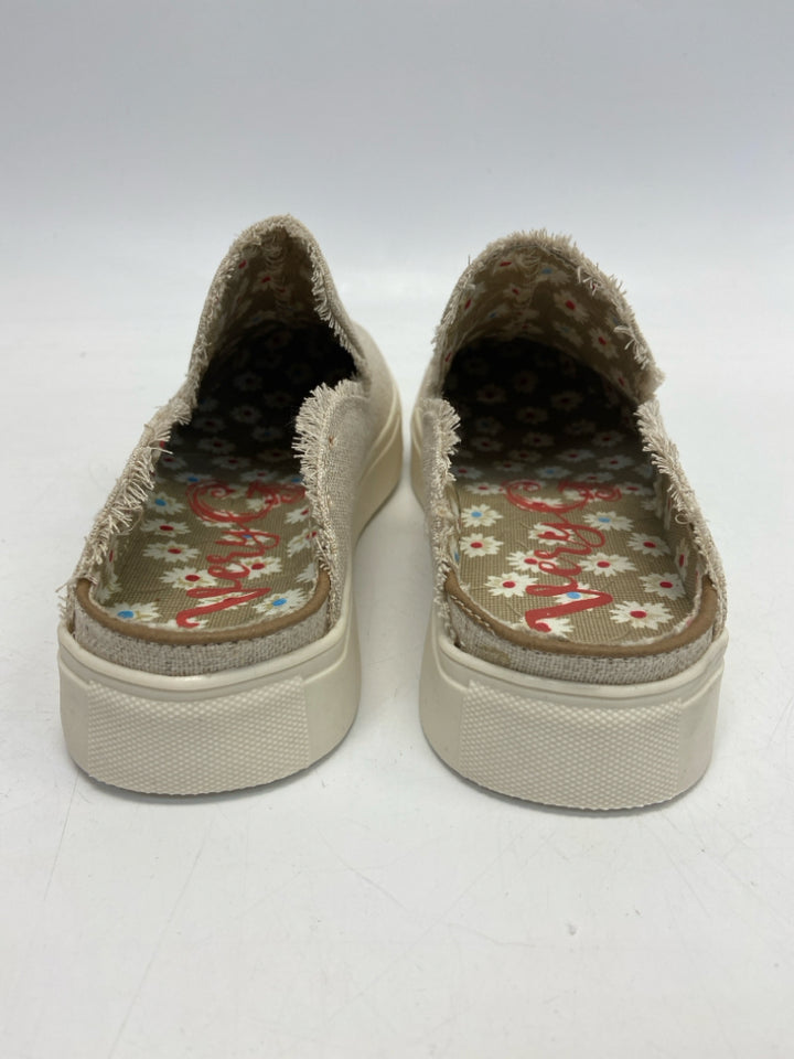 Size 9 Tan Sneakers