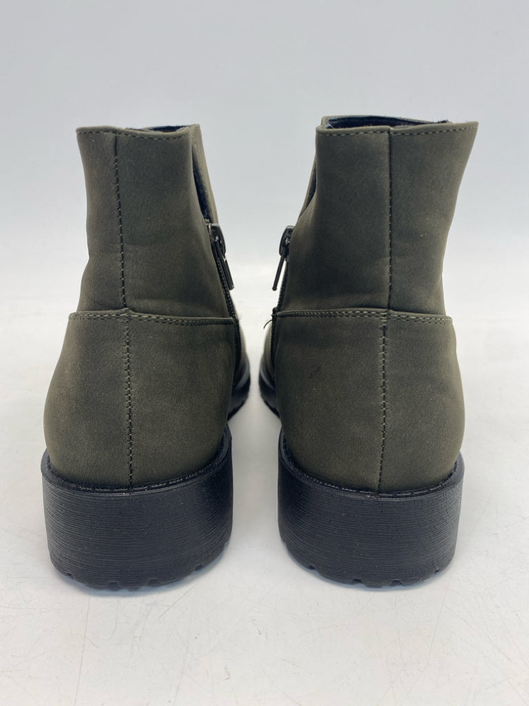 NWOT US Shoe Size 8.5 Olive Side Zipper Boots