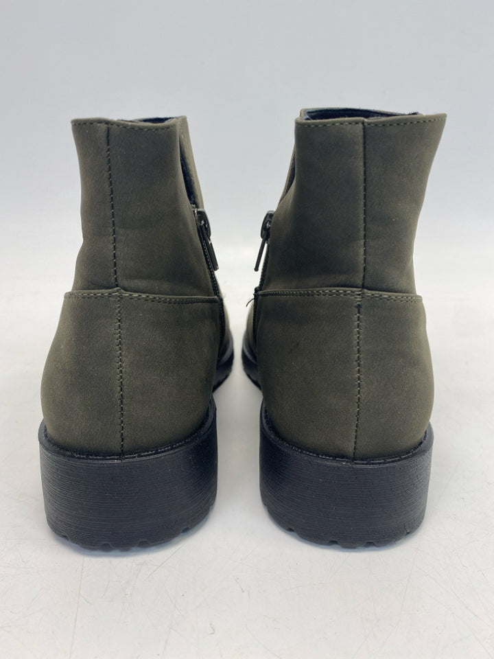 NWOT US Shoe Size 8.5 Olive Side Zipper Boots
