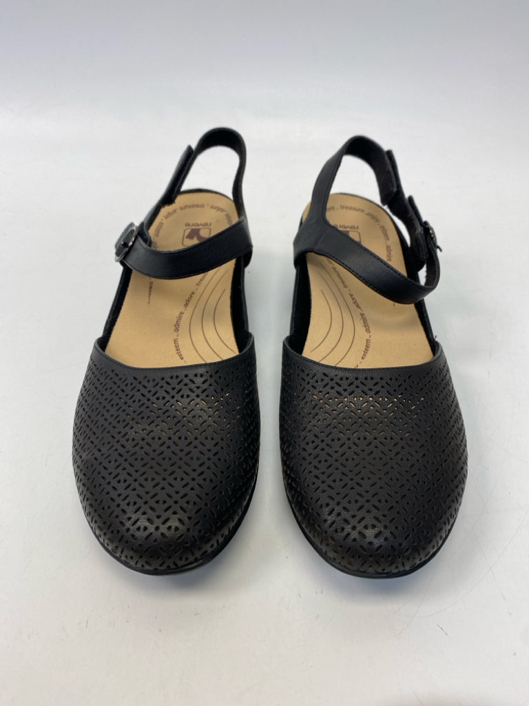 Revere  Size 11 Black Flats