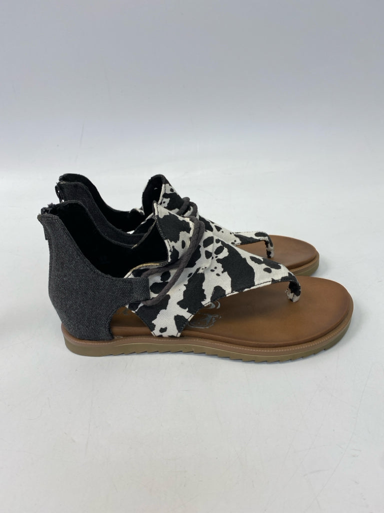 Very G  Size 6.5 Blk/Wht Animal Print Sandals