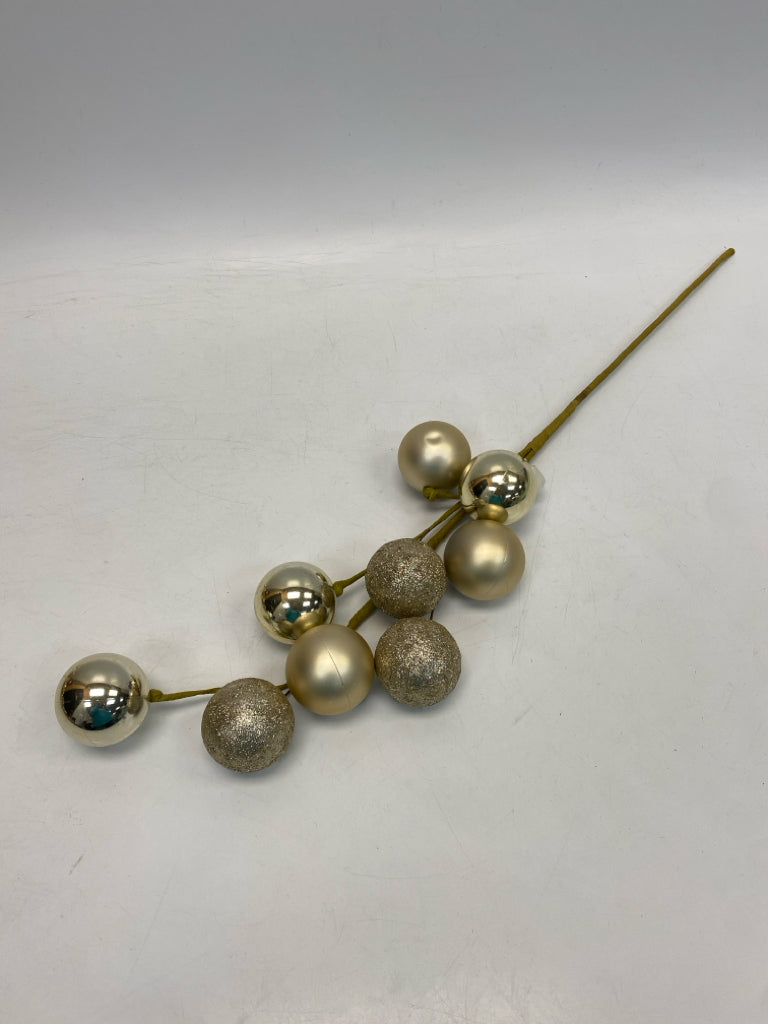 NWT Gold Christmas