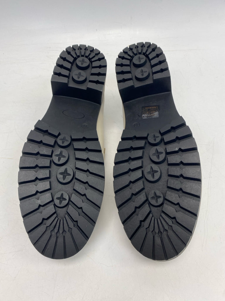 NWOT Dream Pairs US Shoe Size 11 Bone Tassel(es) Flats