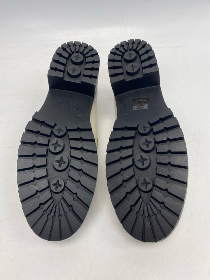NWOT Dream Pairs US Shoe Size 11 Bone Tassel(es) Flats