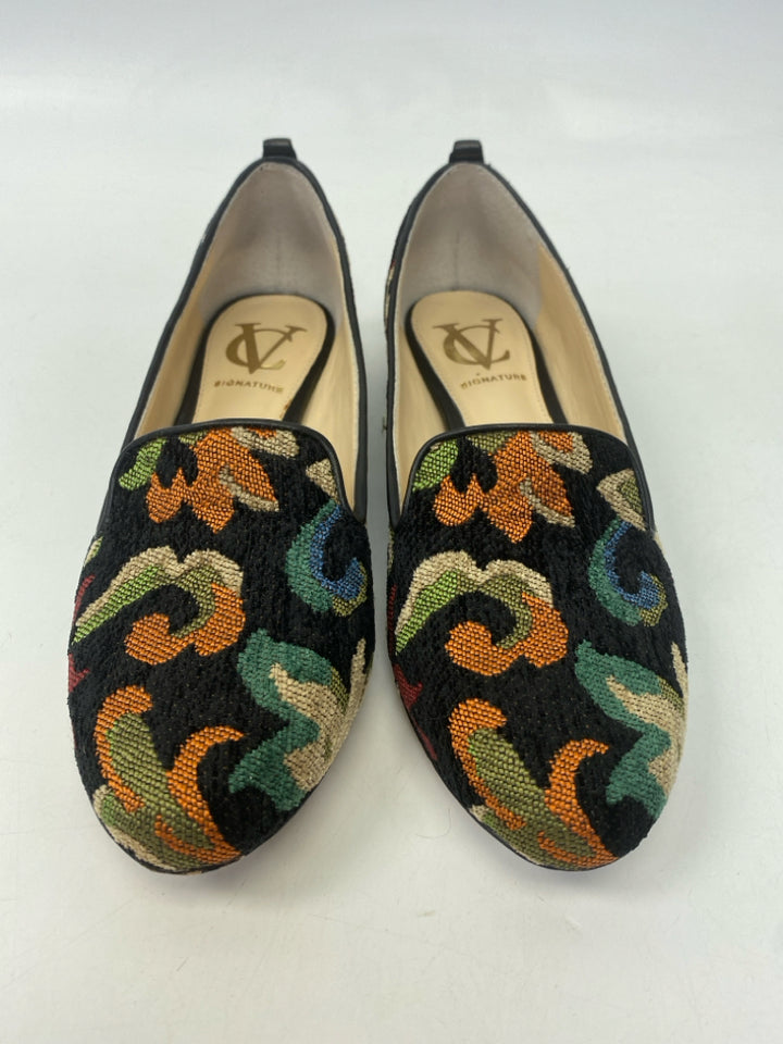 VINCE CAMUTO  Size 5.5 Black/Multi Flats