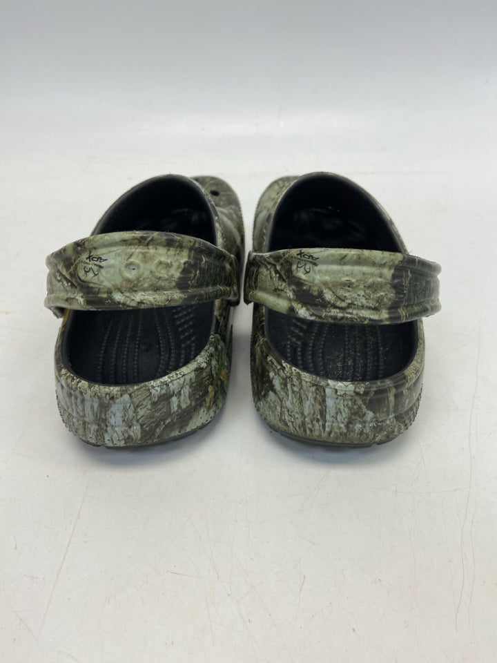 Crocs SIZE 1 Green Camouflage Boy&
