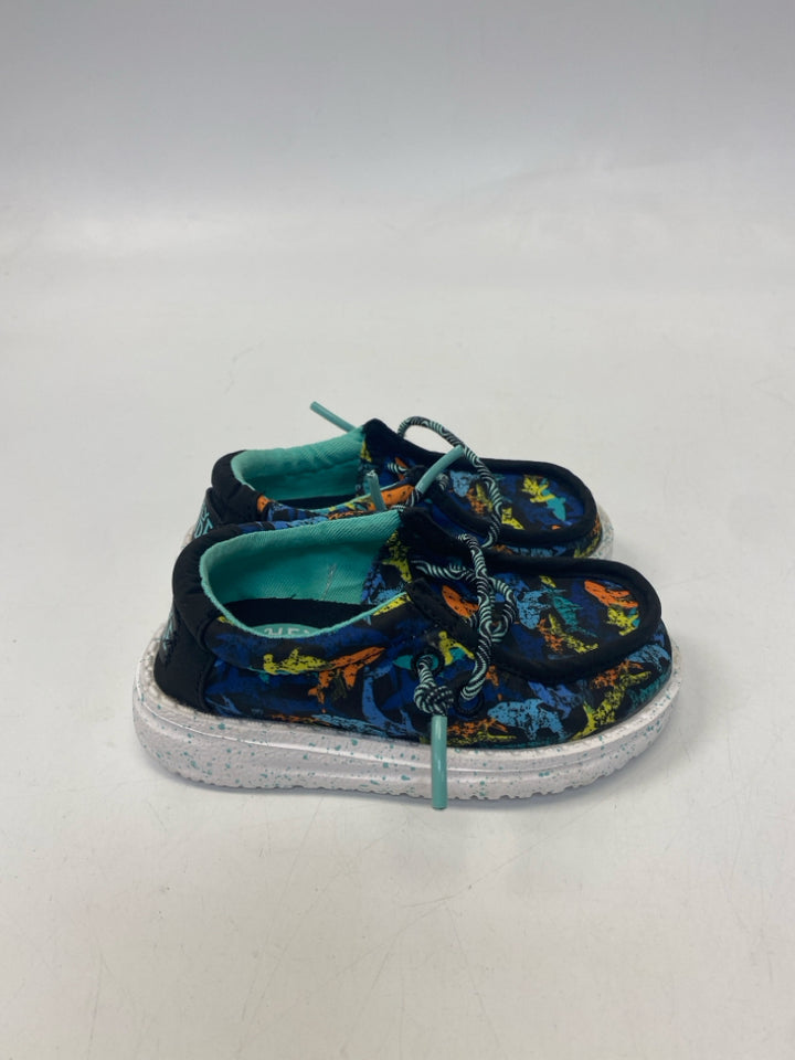 Hey Dude SIZE 5 Black Multi Color Shark Boy&