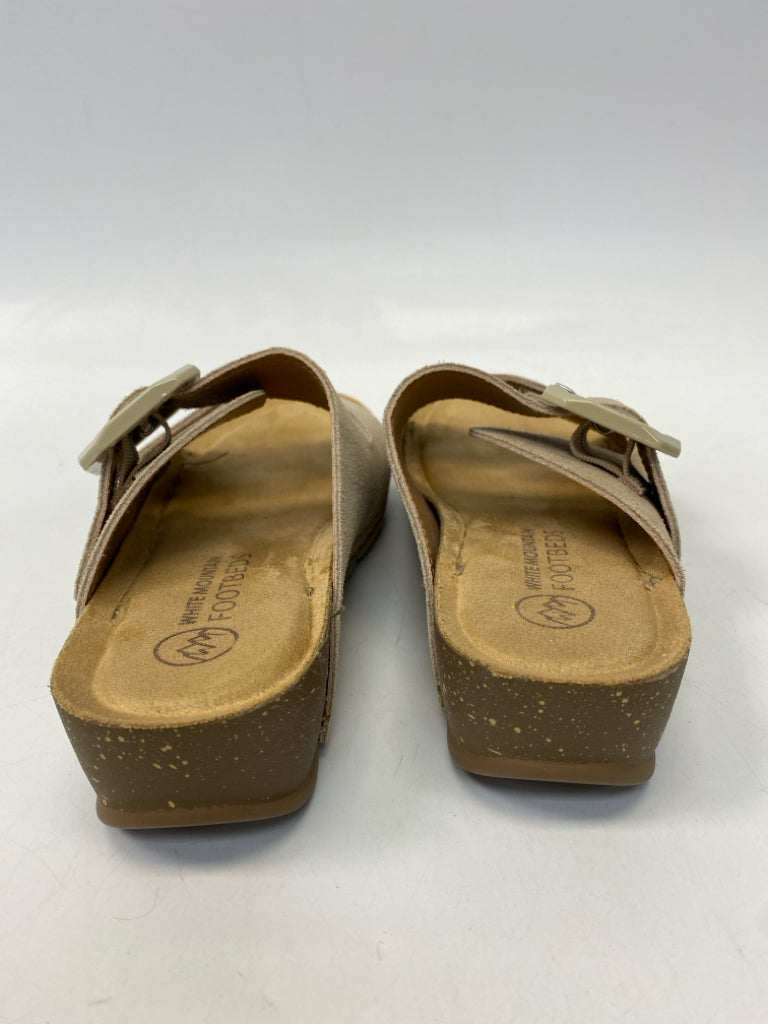 White Mountain  Size 7.5 Tan Buckle(s) Sandals