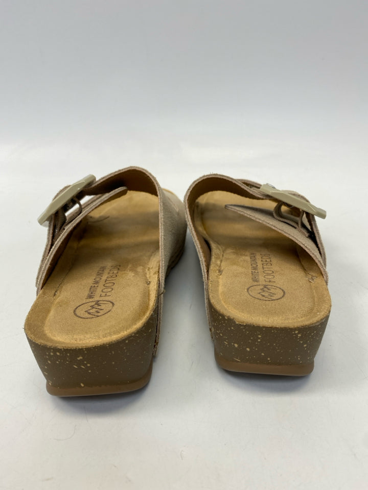 White Mountain  Size 7.5 Tan Buckle(s) Sandals