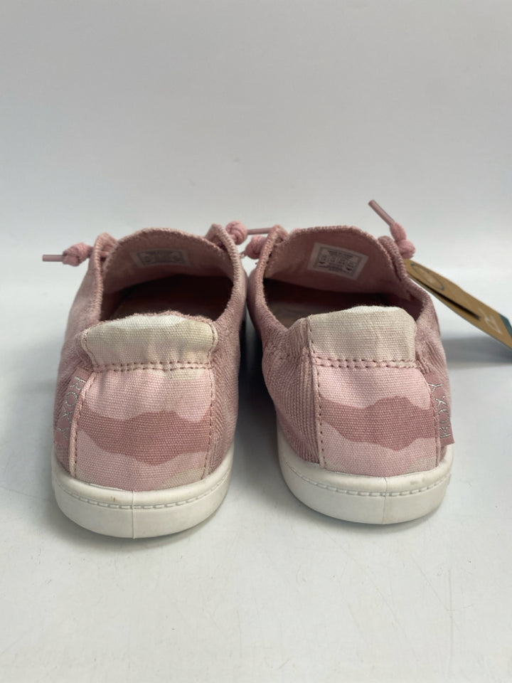 NWT Roxy  Size 7.5 Pink Lace-up Sneakers