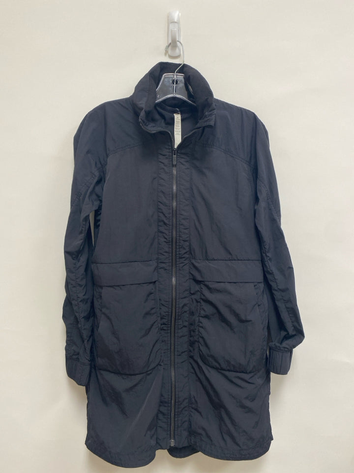 Lululemon Size 4 Black Hooded Zip Down Ladies Jacket