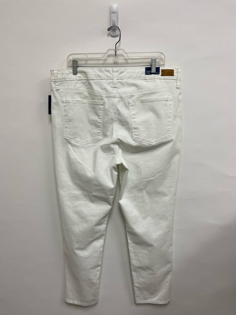 NWT Crown &amp; Ivy  SIZE  16 White Denim Plus Size Jeans