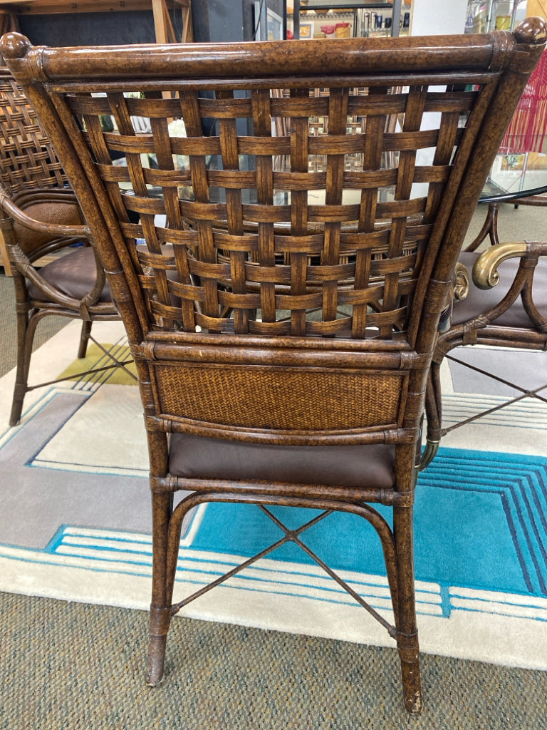 Brown/Clear Table