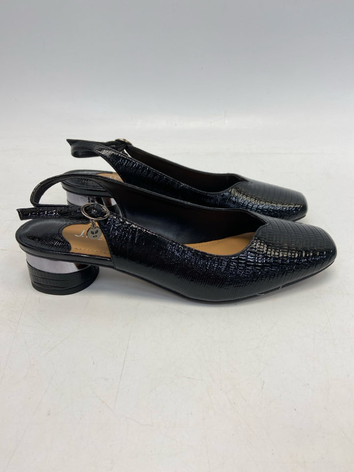 NWT J. Renee  Size 7 Black Embossed Patent Heels