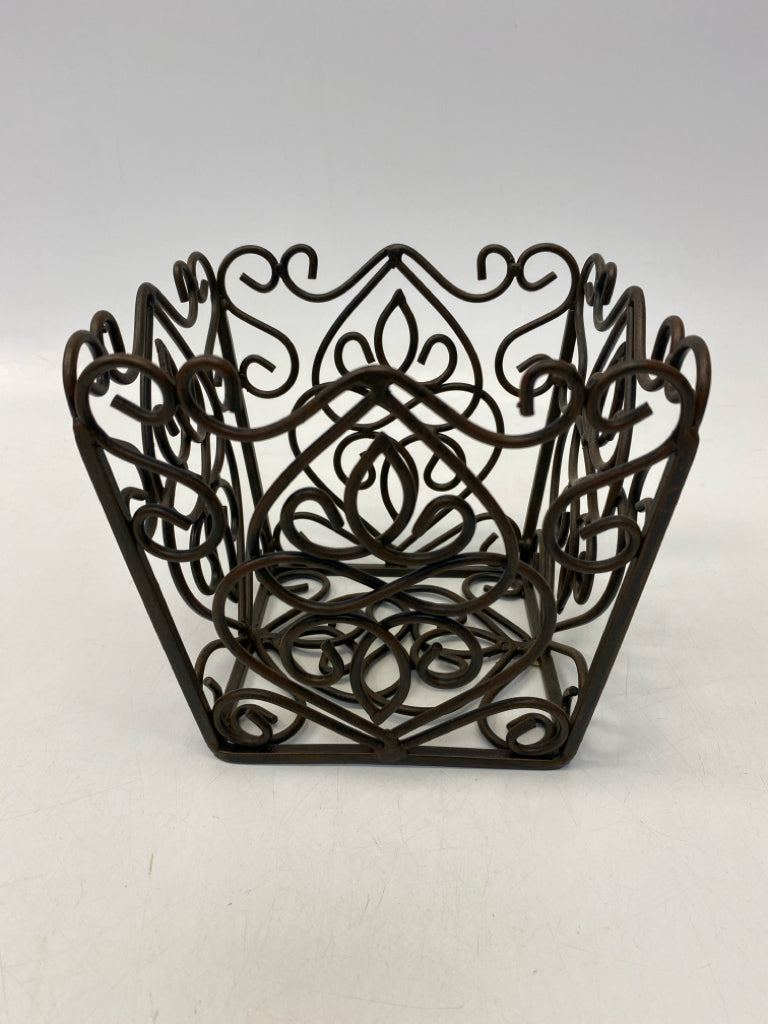 Southern Living Dark Brown Scrolled Metal Planter