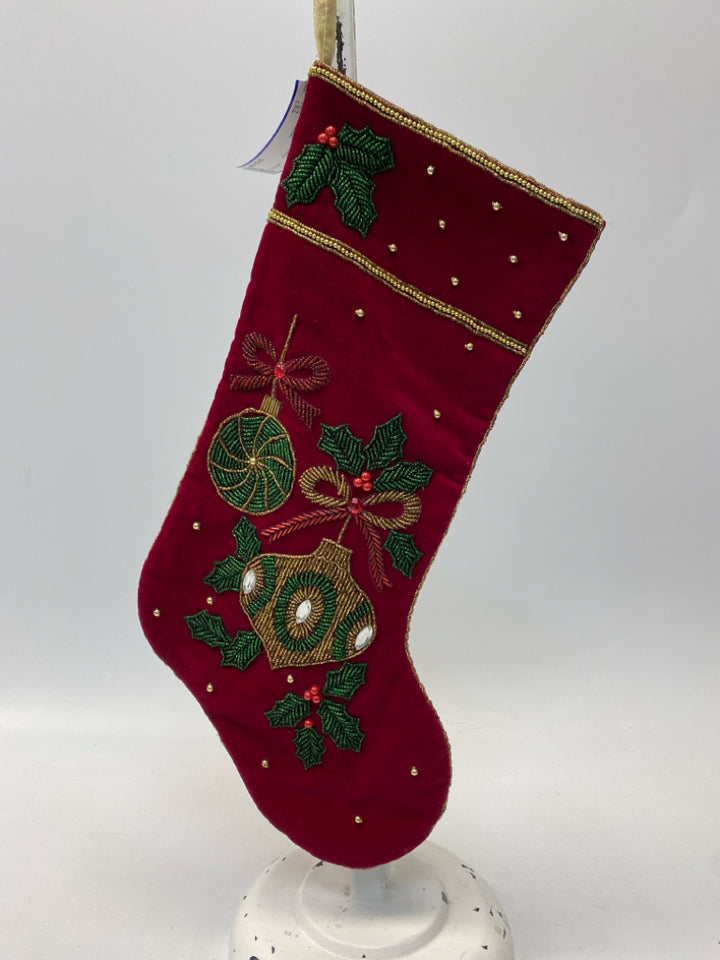 Burgundy Green Beaded Christmas