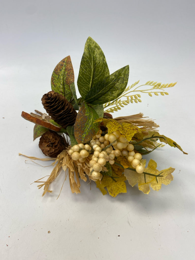 NWT Cream Green/Brown Pinecone Fall