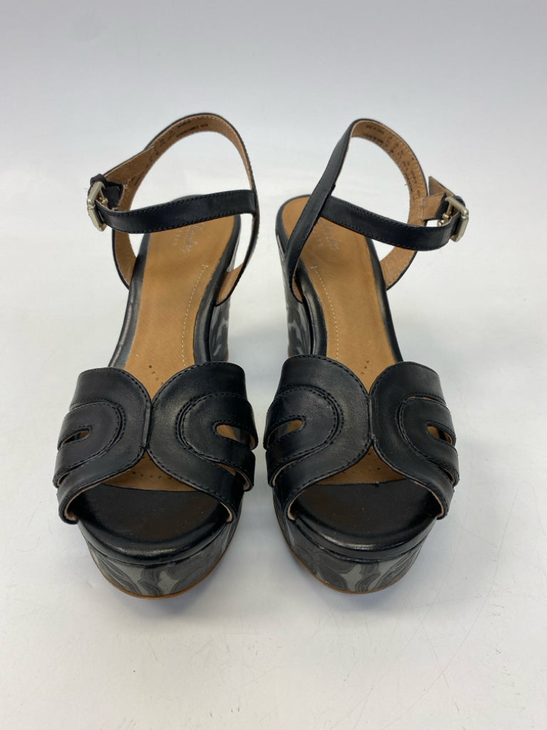 Clarks  Size 7 Black Sandals