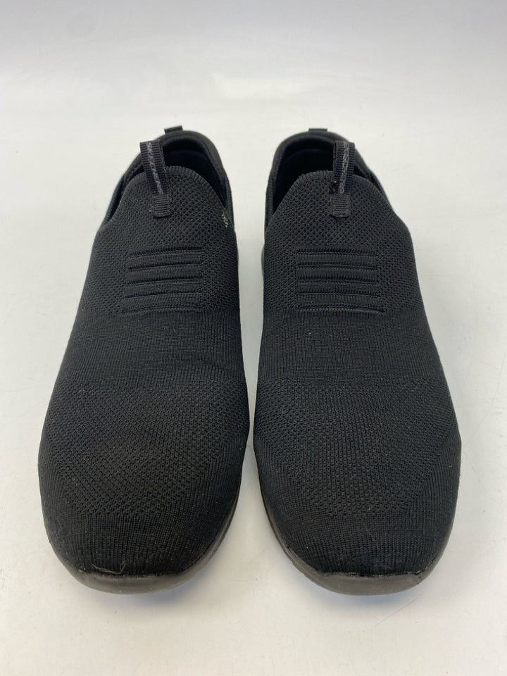 Skechers  Size 11 Black Sneakers