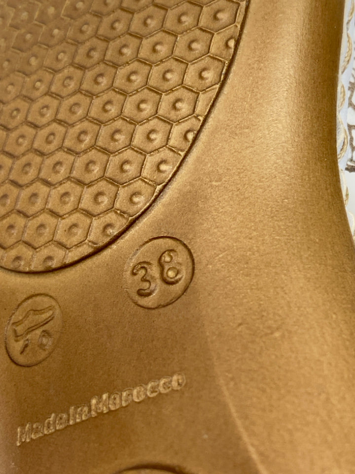 Rieker  Size 38 White Brown Embossed Sandals