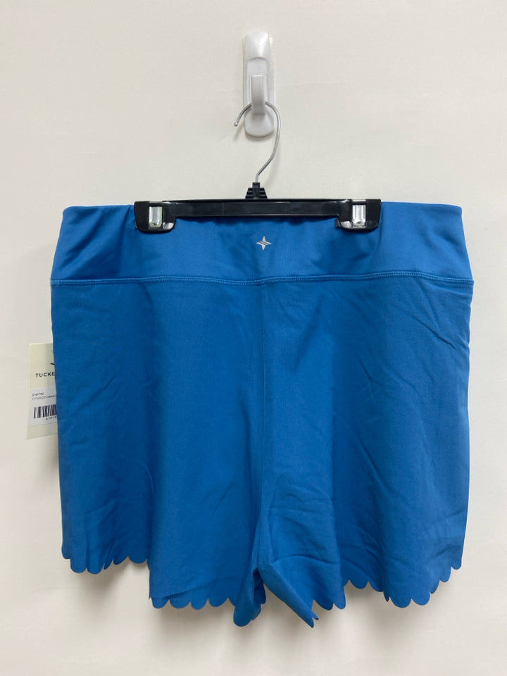 NWT TUCKERNUCK Size L Blue Scalloped Athletic Shorts