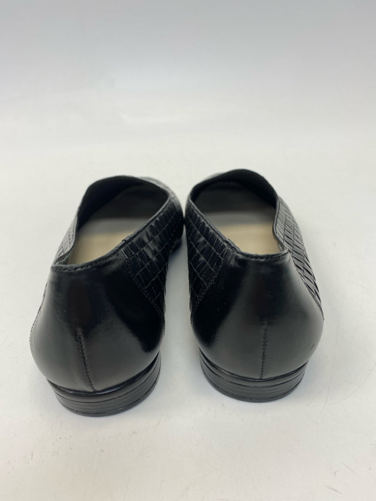 NWOT Trotters  Size 9WW  Black Woven Flats  **EXTRA WIDE**
