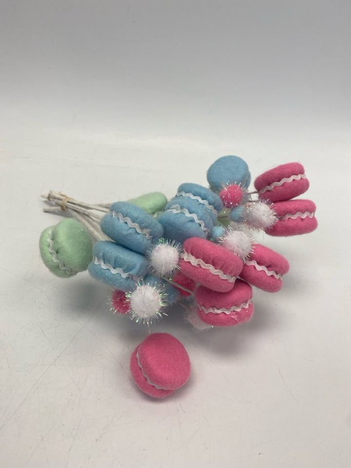 Pink Blue/Green Christmas