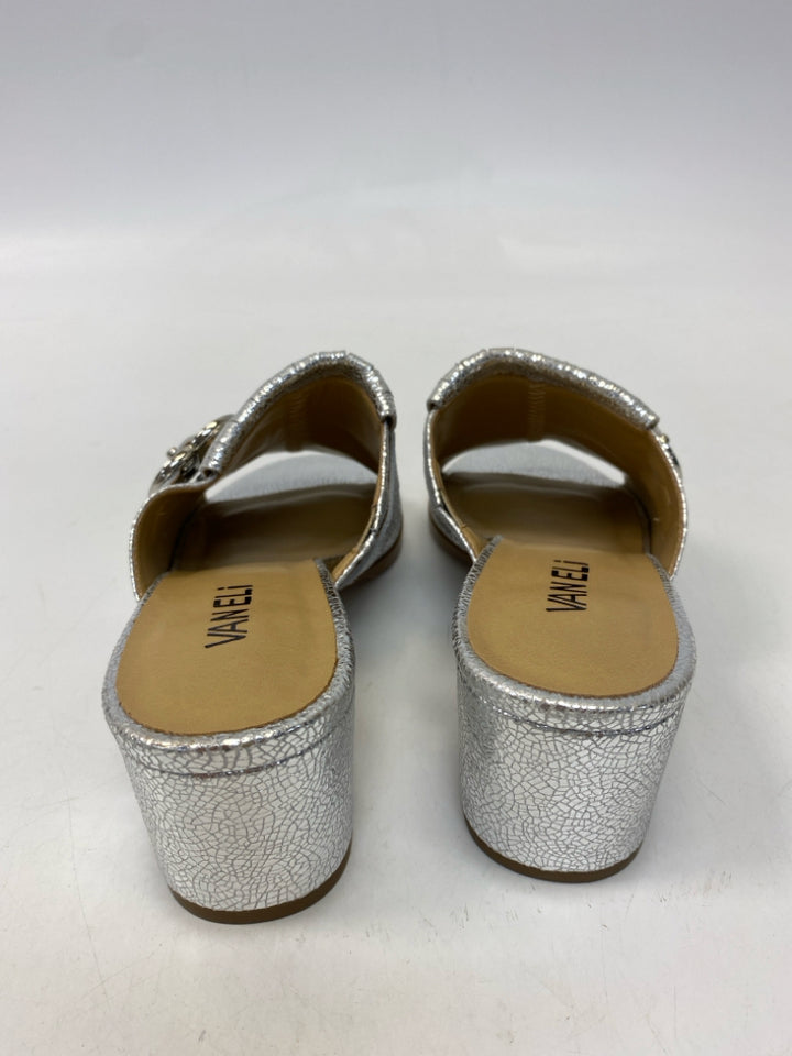 NWOT Vaneli  Size 8N Silver Metallic Sandals