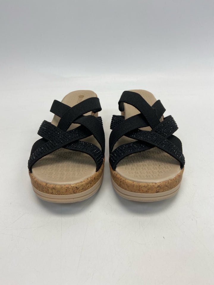 Bzees  Size 10 Black Crisscross Sandals