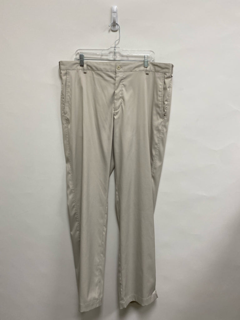 Nike Size 38 Cream Men&