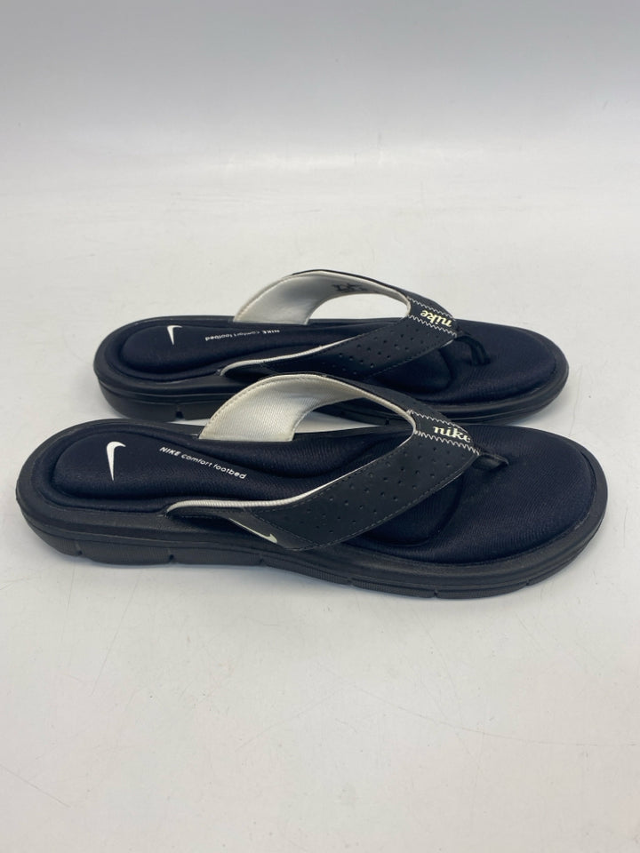 Nike  Size 9 Black Sandals