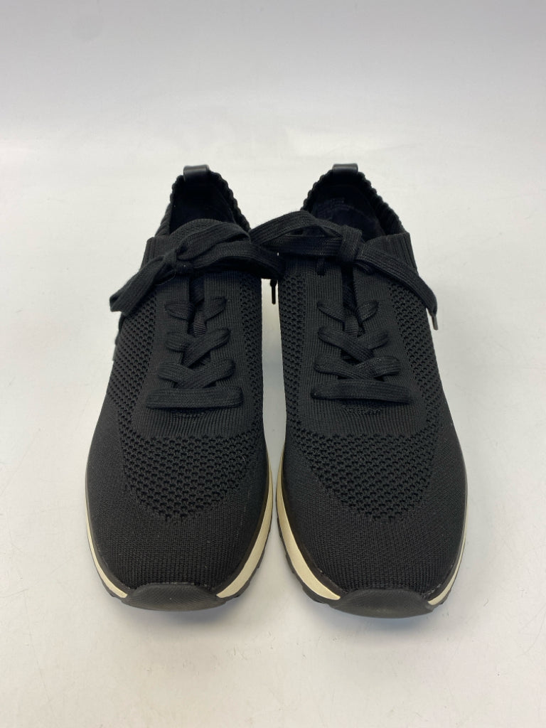 Size 9 Black Lace-up Fabric Sneakers