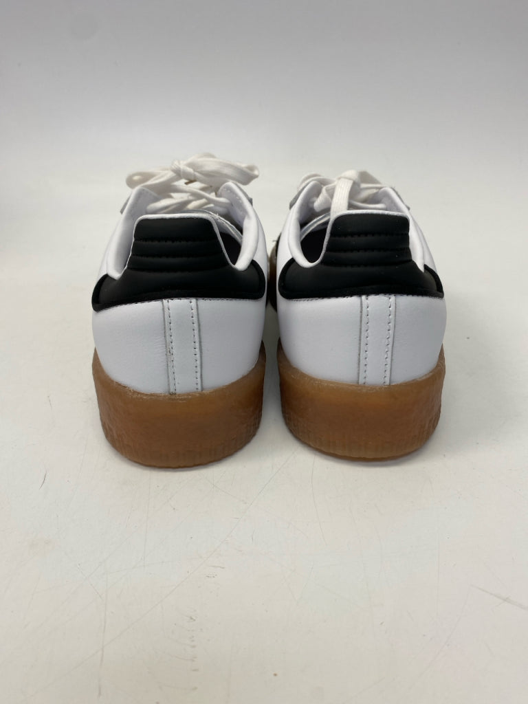 NWT Adidas  Size 8.5 White Black Lace-up Sneakers