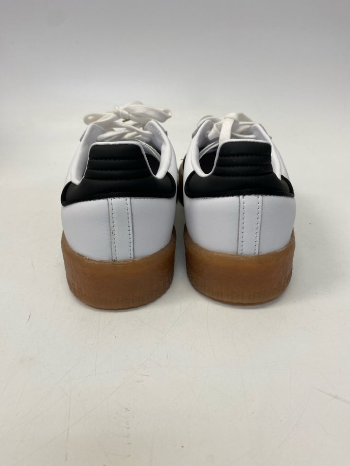 NWT Adidas  Size 8.5 White Black Lace-up Sneakers