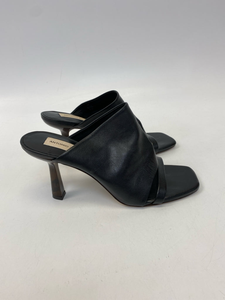 Antonio Melani  Size 8.5 Black Sandals