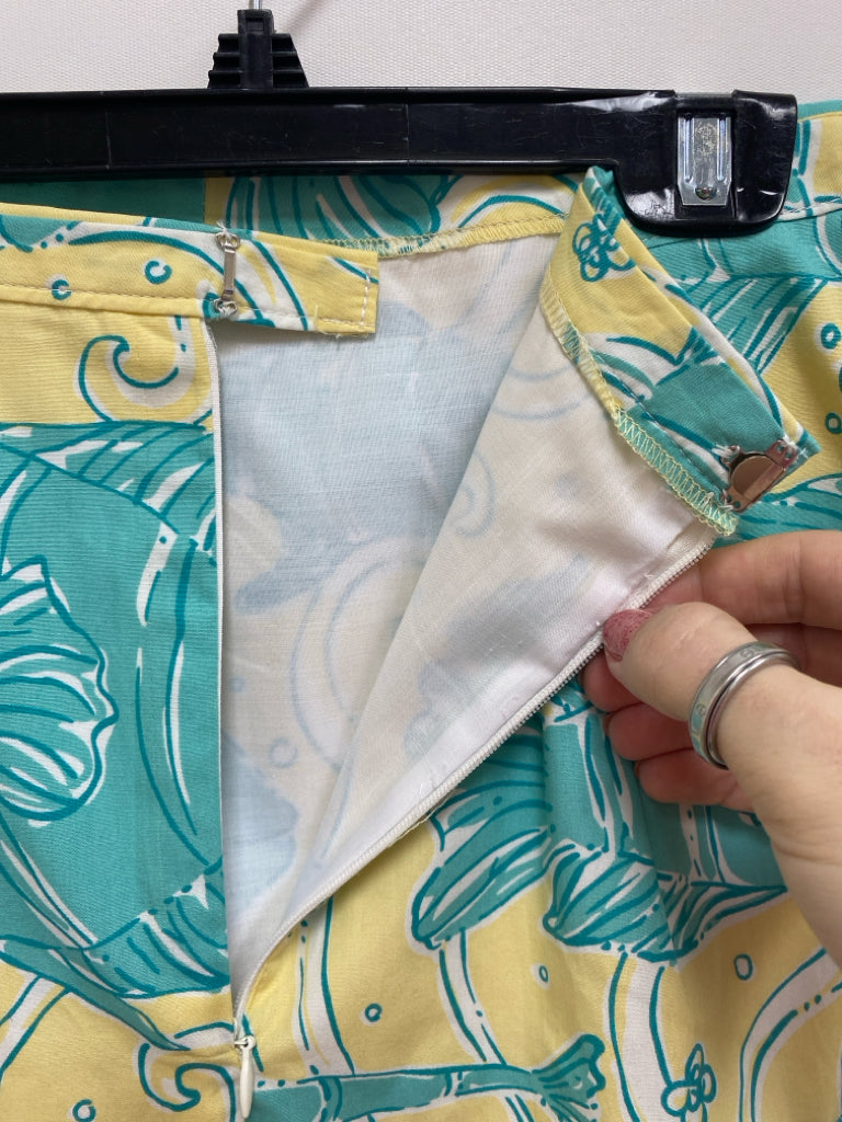 LILLY PULITZER Size M Seafoam Yellow Fish Ladies Skirt