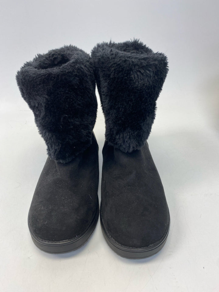 US Shoe Size 7.5 Black Faux Fur Boots